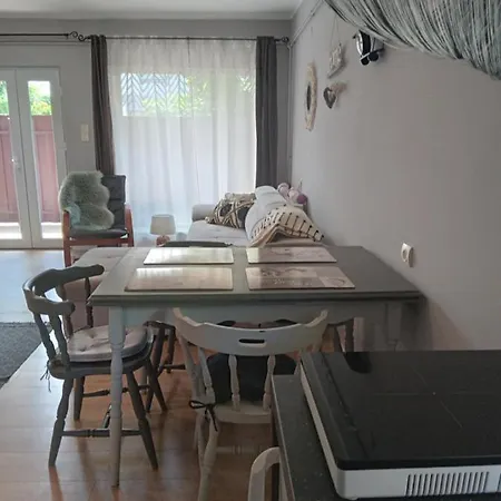 Léda Apartman *